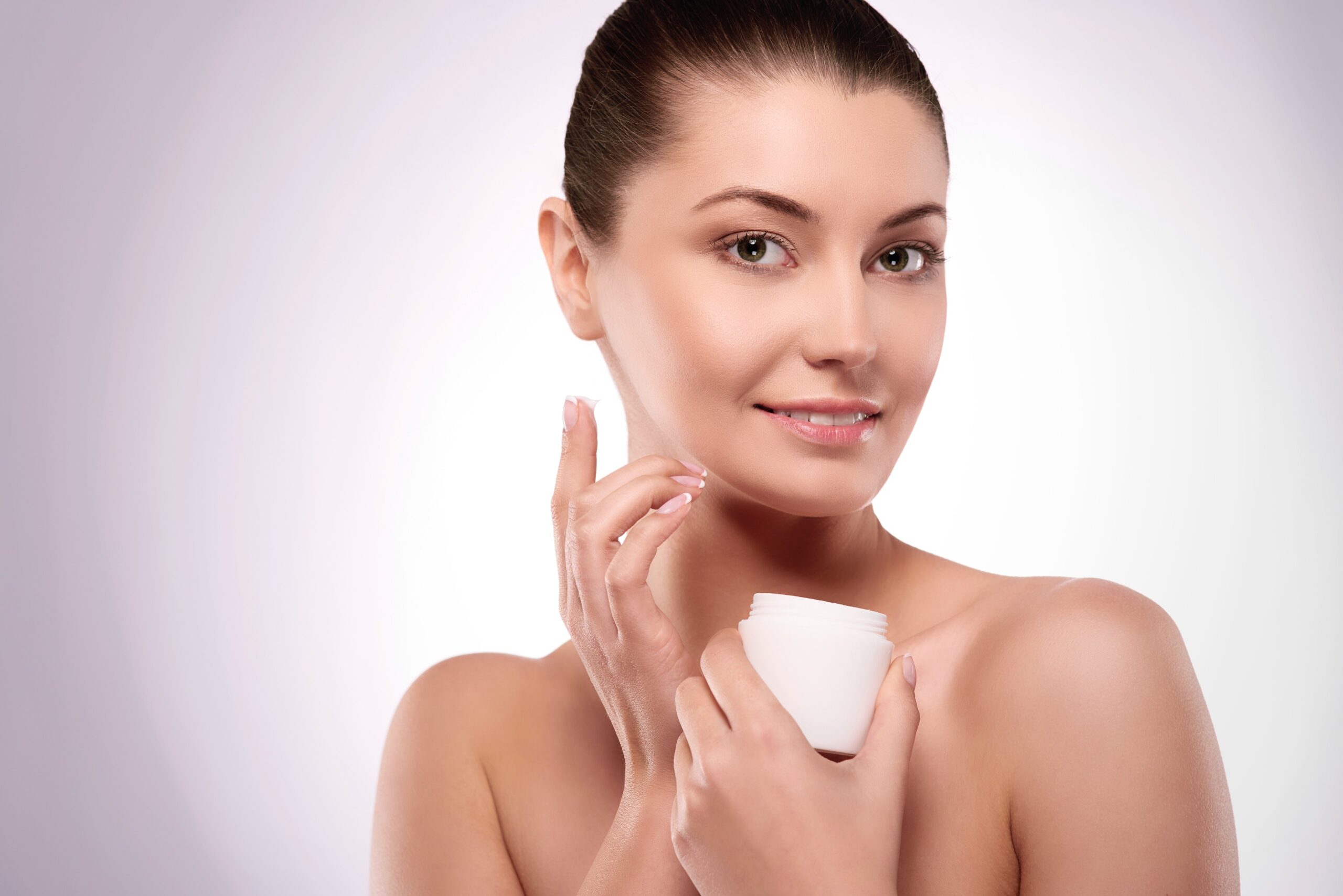 The Ultimate Guide to Finding the Right Moisturizing Cream for Dry Skin